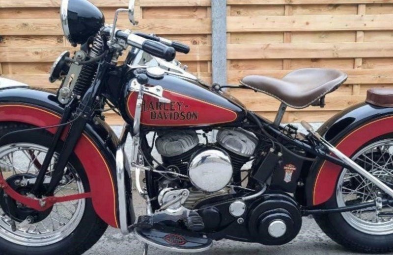 Harley davidson rood zwart 2